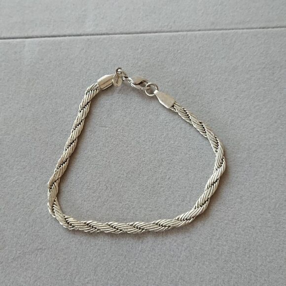 Napier Vintage Silver Tone Multi Strand Twisted Bracelet - Picture 1 of 7